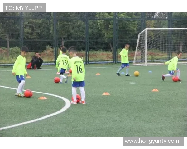 足球明星与床笠学生的奇妙邂逅揭示了青春与梦想的交汇点 足球明星与床笠学生的奇妙邂逅揭示了青春与梦想的交汇点